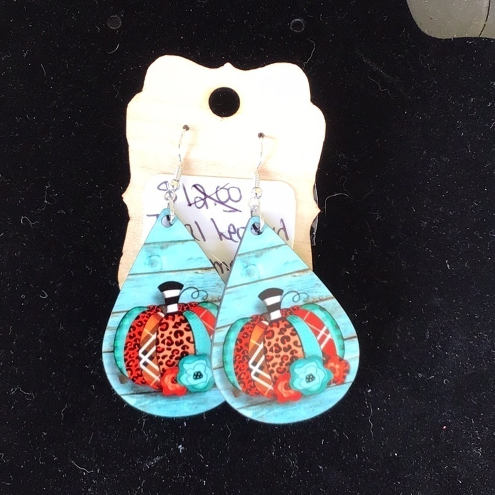 Teal Leopard Pumpkin dangle earrings (55jj)
